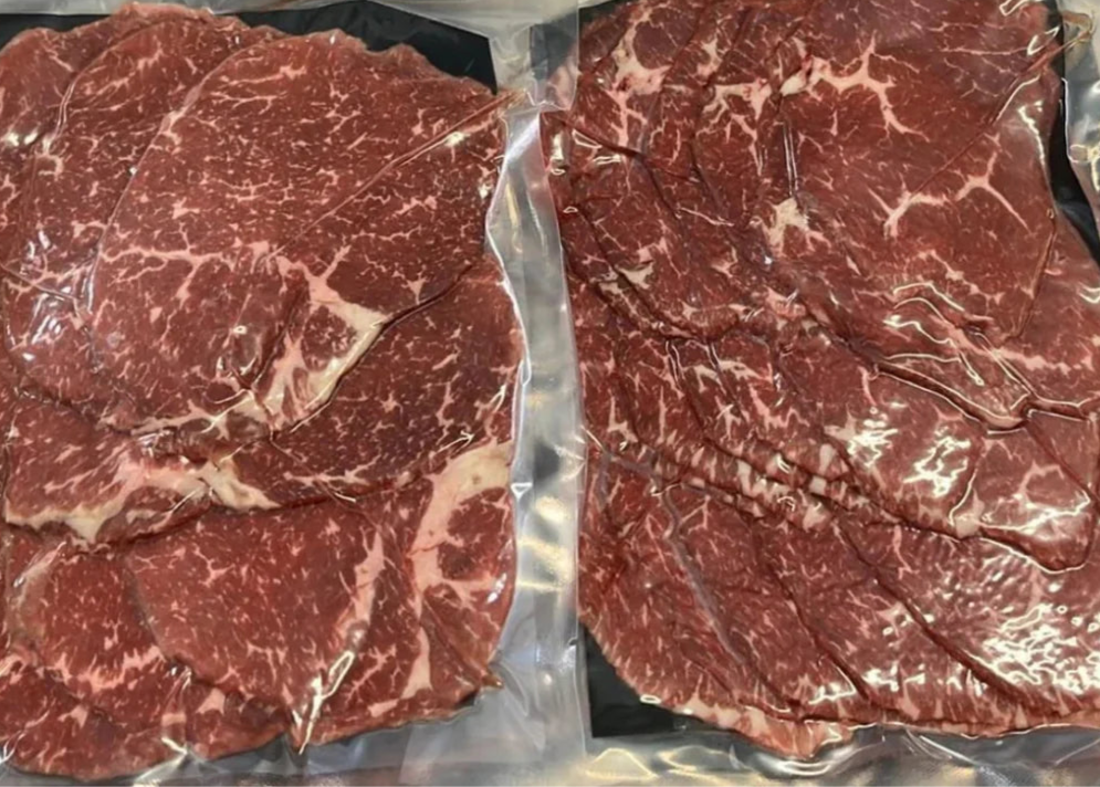 Boîte à fondue Wagyu – 2 kg de Wagyu du Québec (10 portions de 200 g) | Livraison à Montréal et Québec